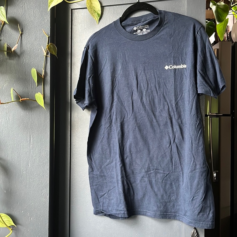 FREE w/ Purchase Men’s Columbia Sportswear Navy Blue Logo Tee Tshirt Medium